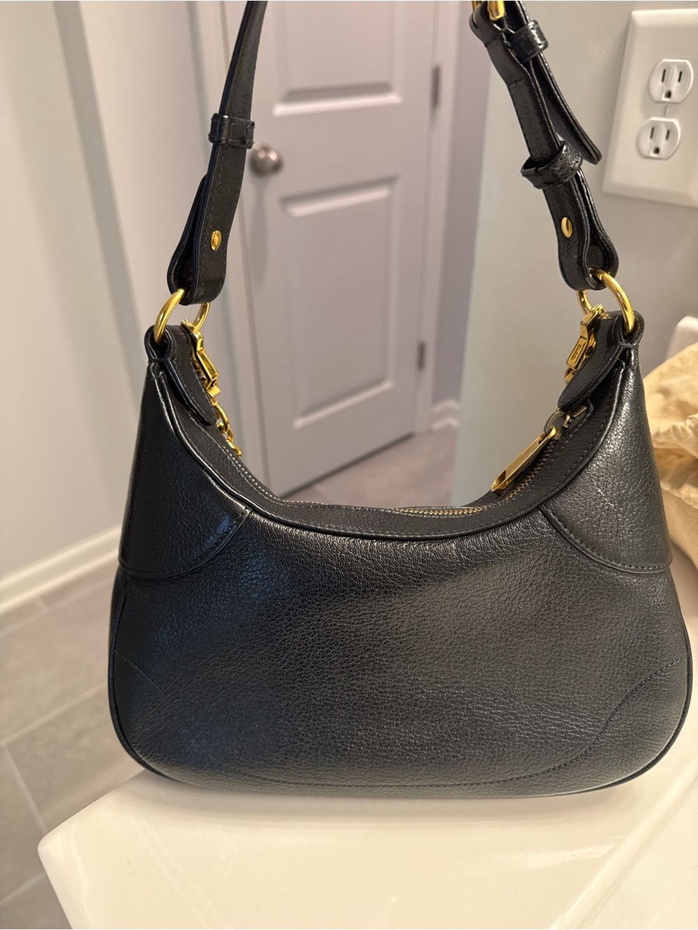 Gucci Black Goatskin Aphrodite Small Handbag - Picture 2 of 9